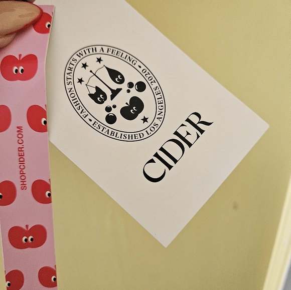 L Red Crop Top - Picture 3 of 3